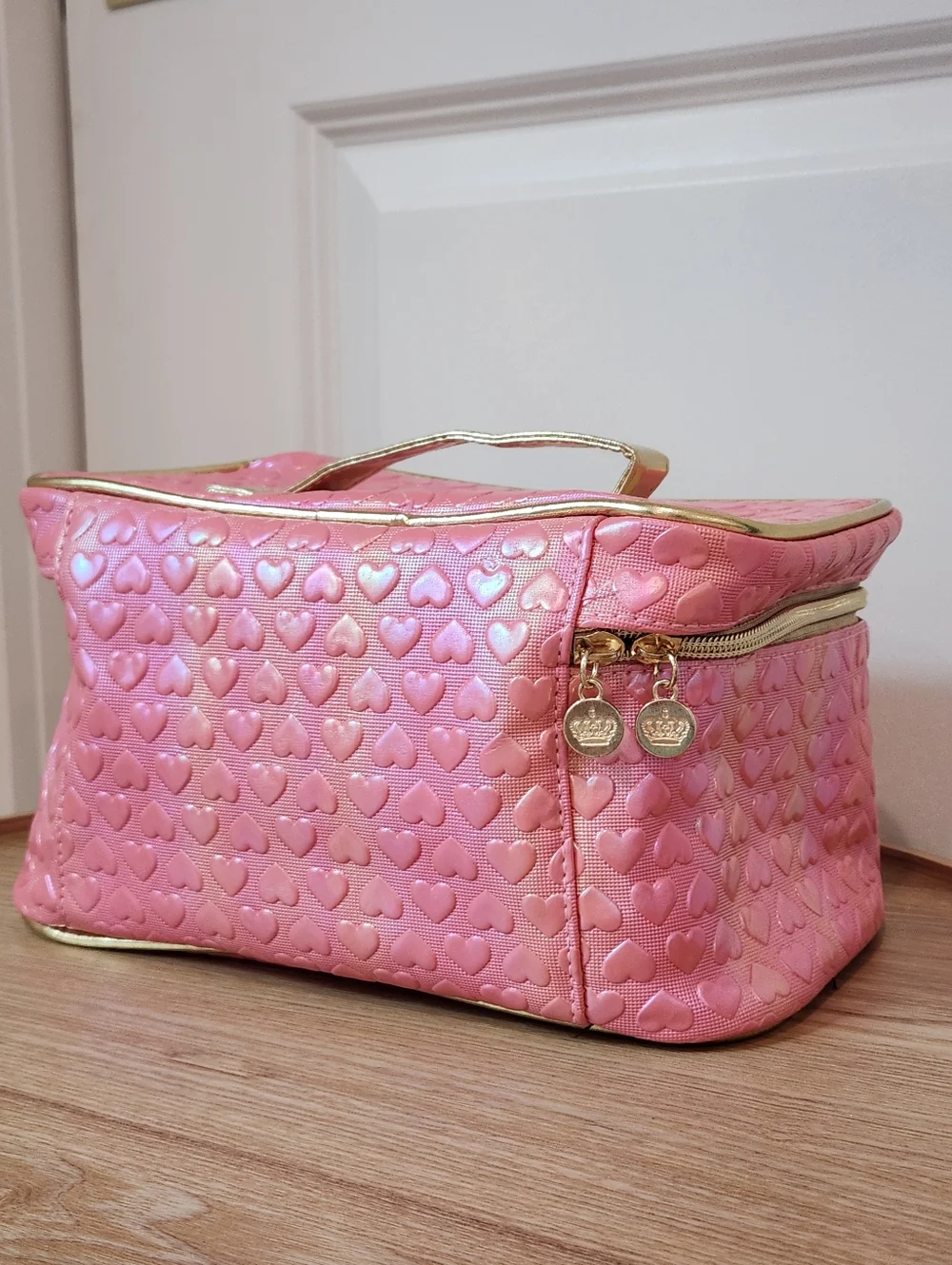 Juicy Couture Pink Heart Embossed Cosmetic Case - Picture 5 of 7